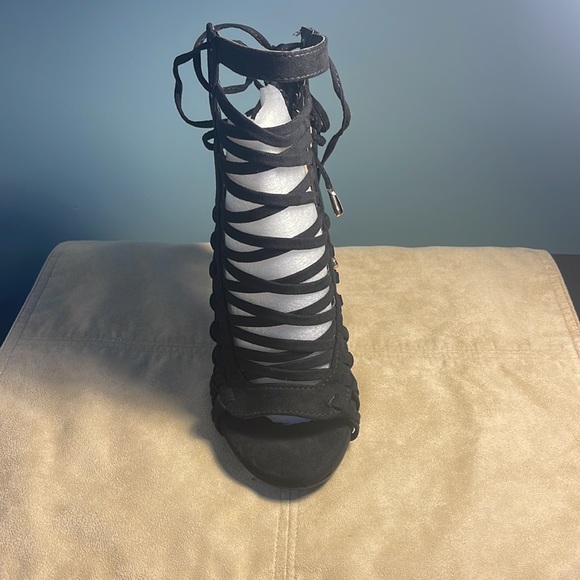 ShoeDazzle Kaleena Heel - Picture 9 of 11